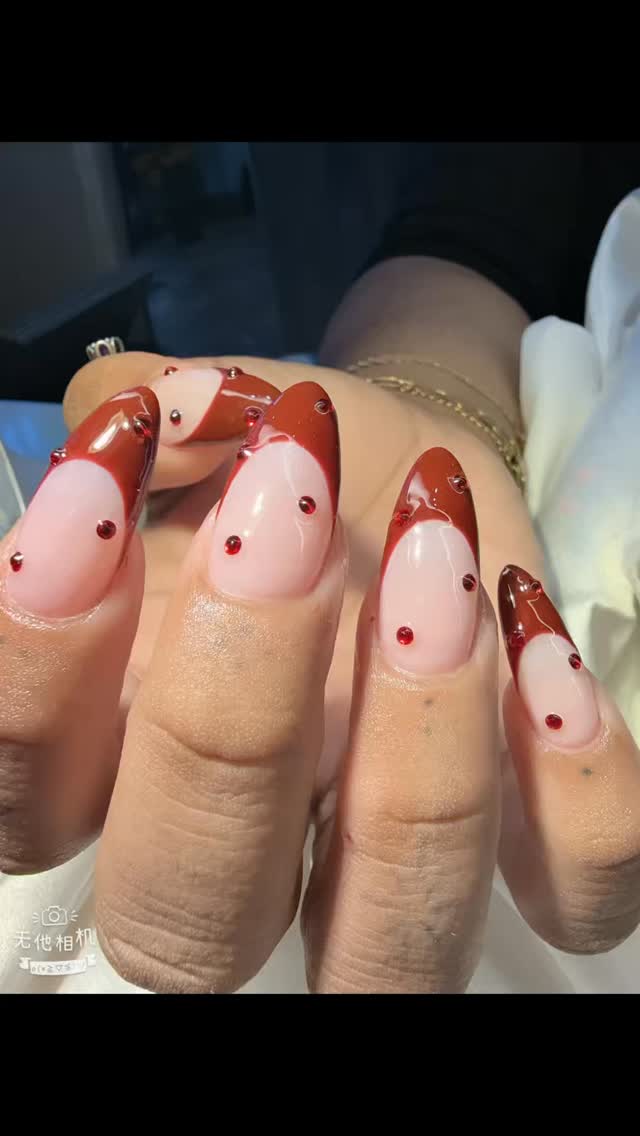 Found the PERFECT Holiday/fall Nail Set! 🍒 This classic red french tip with a dot twist is everything. Save this for your next appointment!